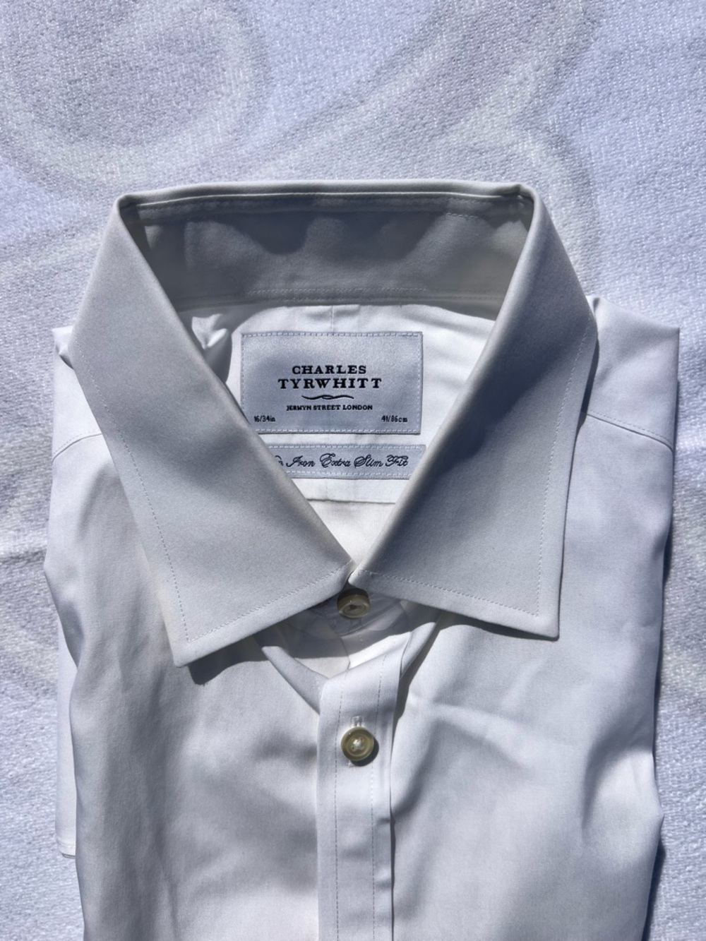 Charles Tyrwhitt White Men's Dress Shirt - Spread Collar - Picture 3 of 9